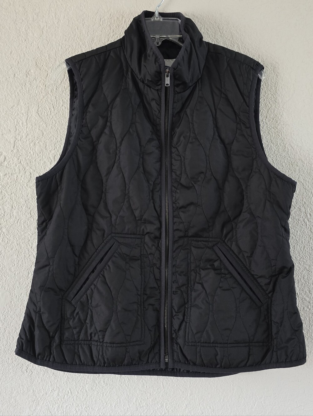 Old Navy Quilted Black Vest Size Large